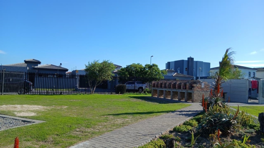 3 Bedroom Property for Sale in Parklands North Western Cape